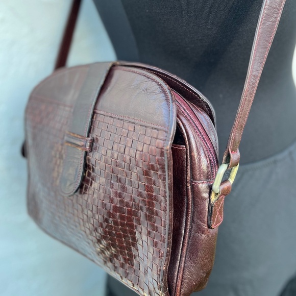 RARE Vintage FENDI ITALY intrecciato brown Leather Crossbody 60's shoulder bag - Picture 2 of 16